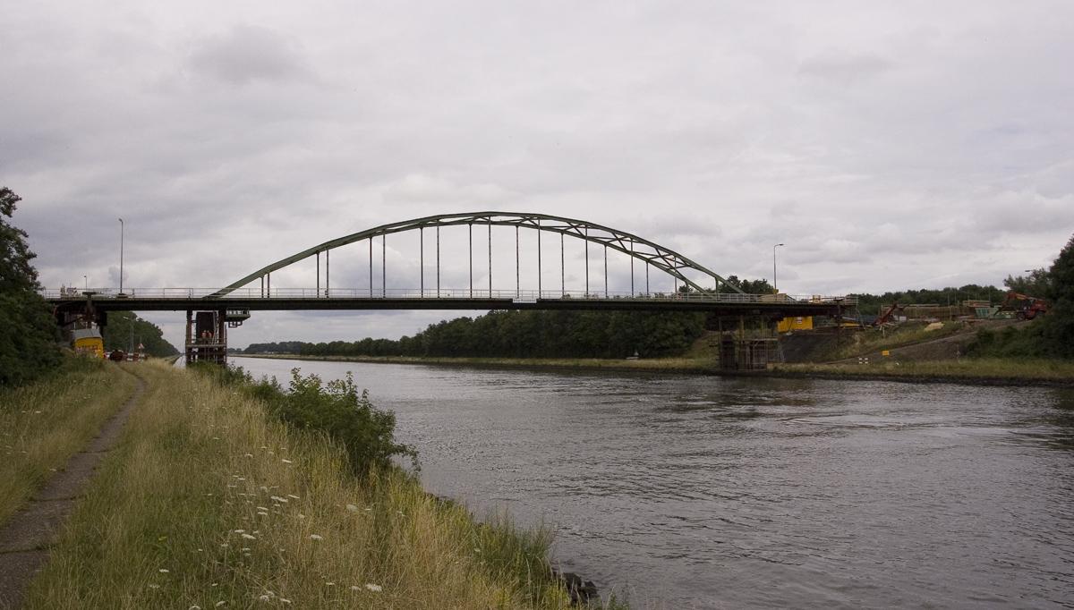 Brug verhoging van brug Roosteren